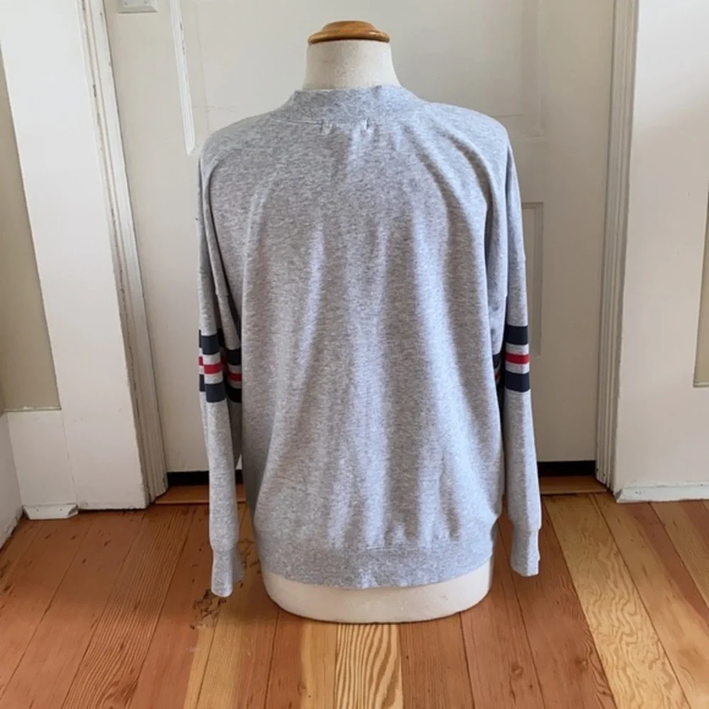 Treasure & Bond‎ Grey Long Sleeve Stretch Knit Deep V Pullover XS